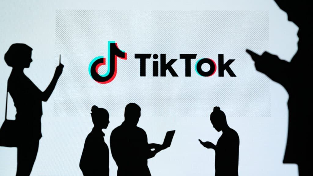 TikTok unveils Fan Club feature as livestreaming surges.