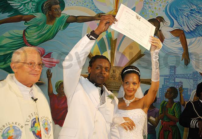 Jose Chameleone’s marriage under spotlight as divorce case begins.