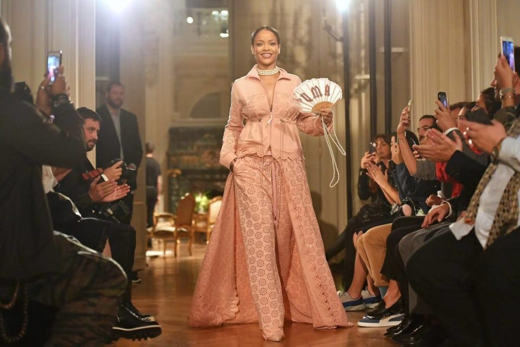 Rihanna, LVMH launches a luxury fashion and accessories line