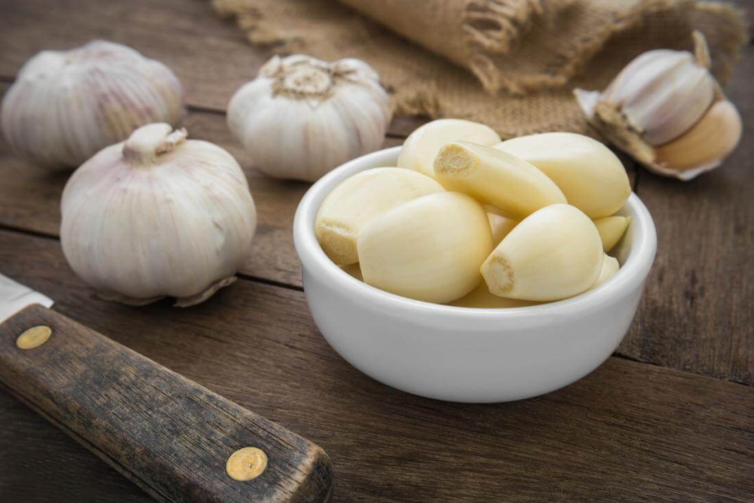 lifestyleug.com__Eating Raw Garlic For Parasites (1)