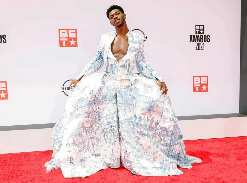 lifestyleug.com__Lil Nas X at 2021 bet awards fashion