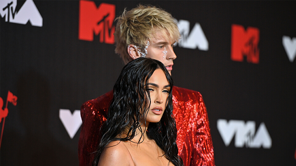 lifestyleug.com__Megan Fox is engaged to Machine Gun Kelly (1)