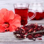 make-tea-from-hibiscus-flowers-1