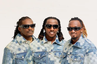 B2C pays tribute to former manager Andy Events during their 10th anniversary concert