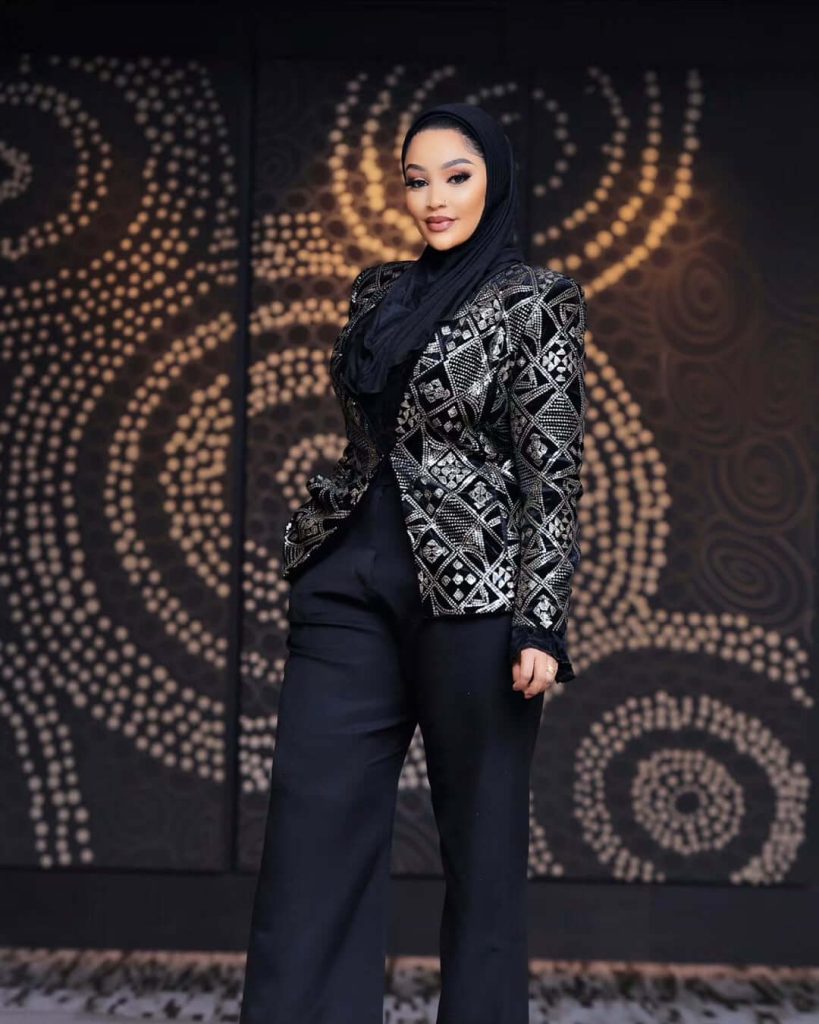 Zari Hassan just served a head-to-toe lesson in luxe modest fashion.
