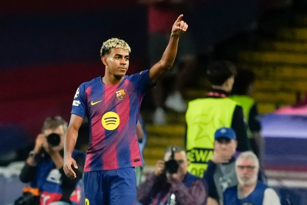 Real Madrid chase redemption in season’s first El Clásico.